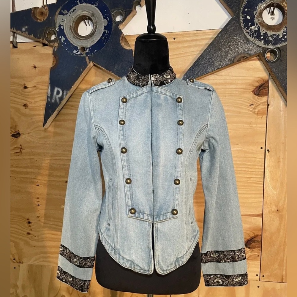 Jeanology Vintage Women’s Denim Jacket: Size 6